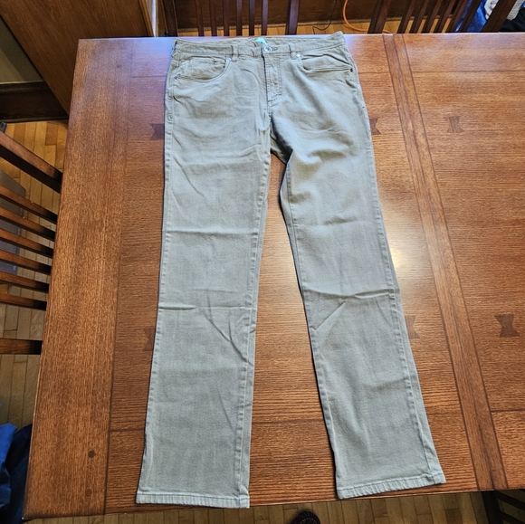 Tommy Bahama Olive Green Jean Size 33X32 - Picture 1 of 11